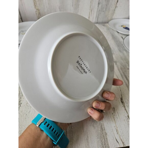 Pottery Barn Prancer reindeer plate salad 8.5 in dancing Xmas - Picture 4 of 4